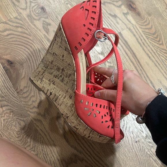 Orange sandals 7.5 worn few times - Picture 5 of 5